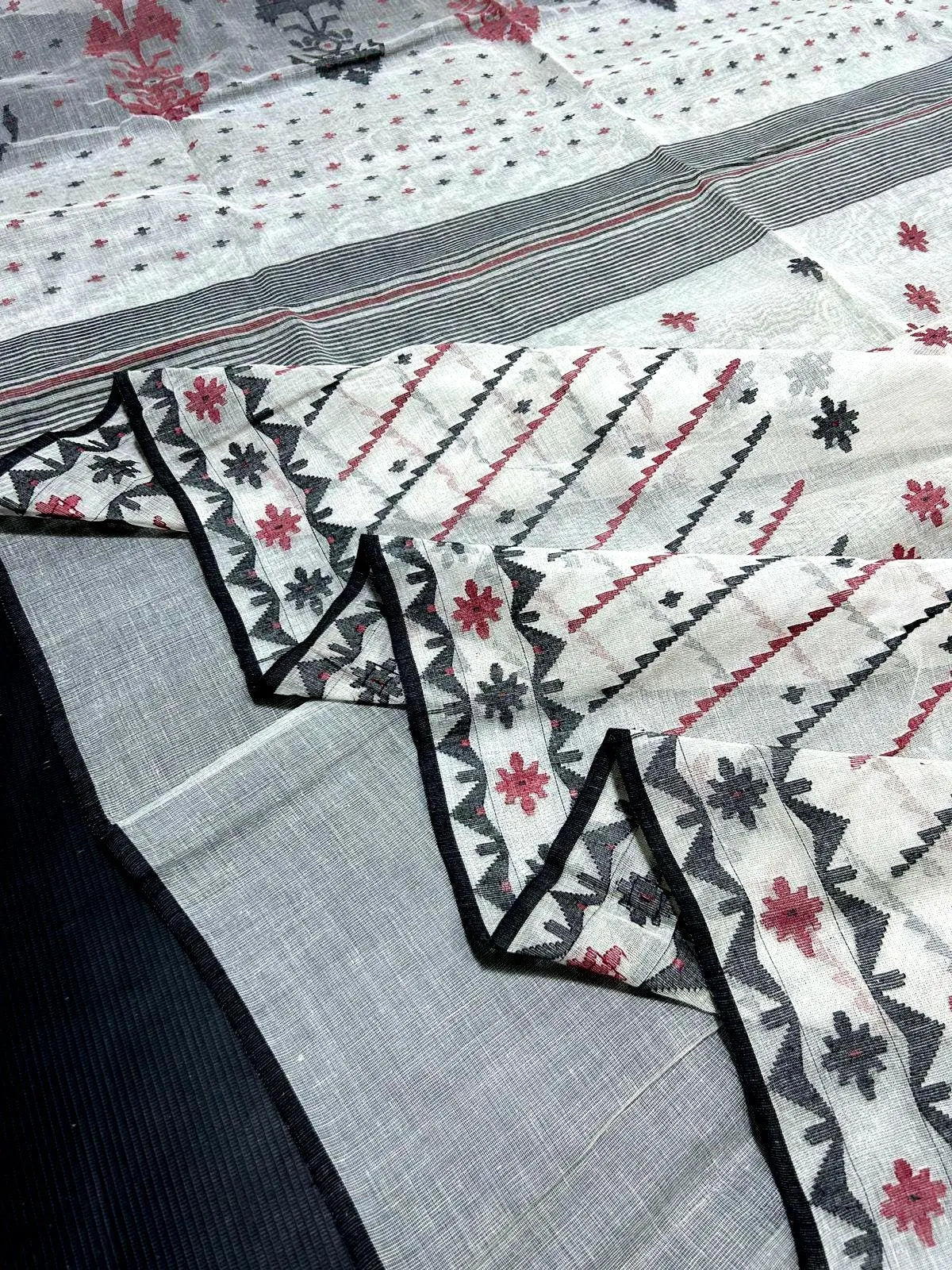 Elegant Pure Cotton Dhakai Jamdani Saree