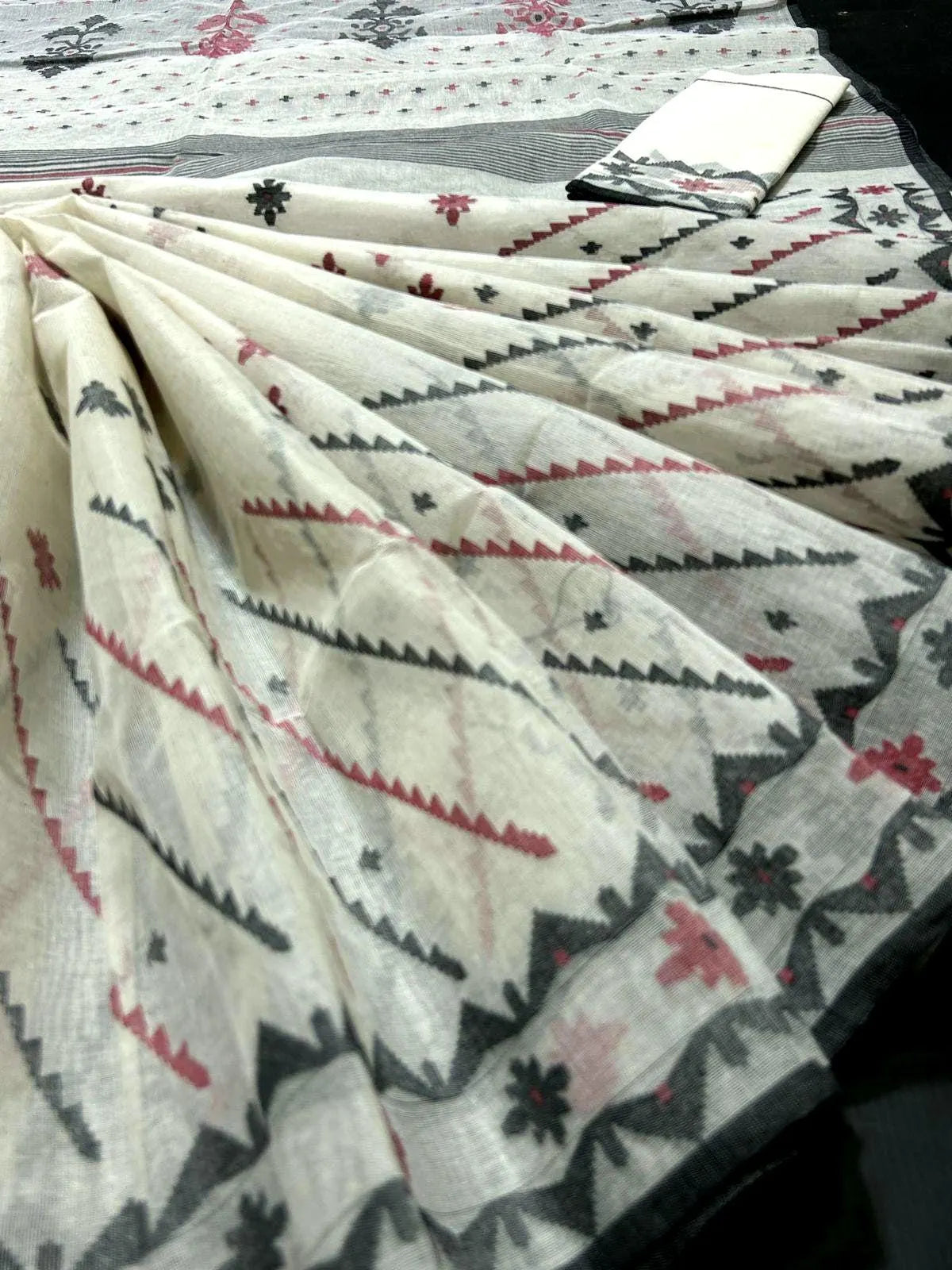 Elegant Pure Cotton Dhakai Jamdani Saree