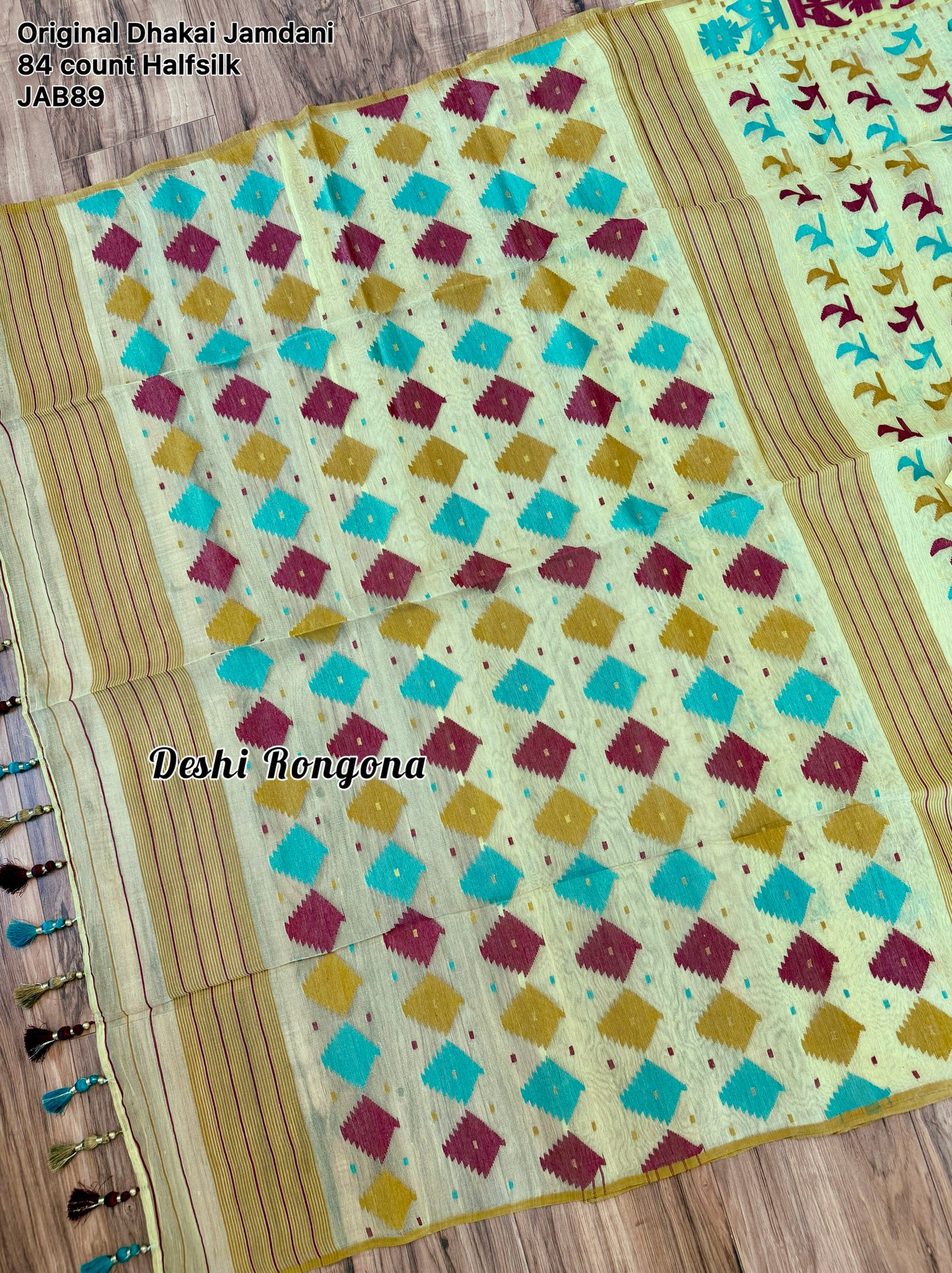 Elegant Dhakai Jamdani Saree - Cream Kiwi