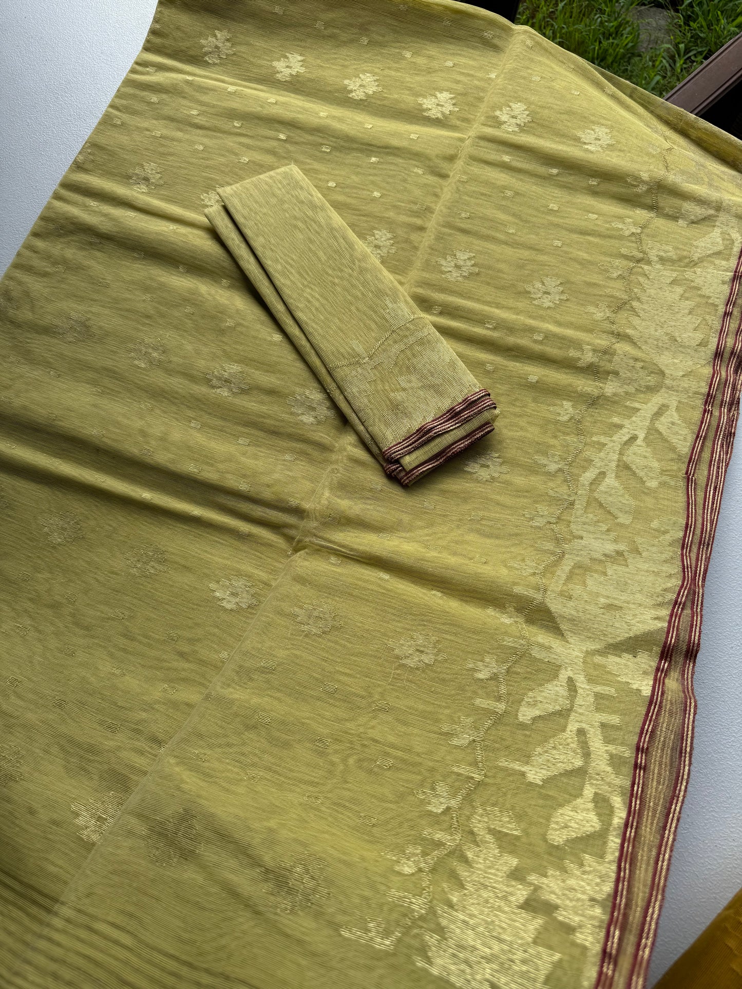 Original Dhakai Jamdani Saree - Golden