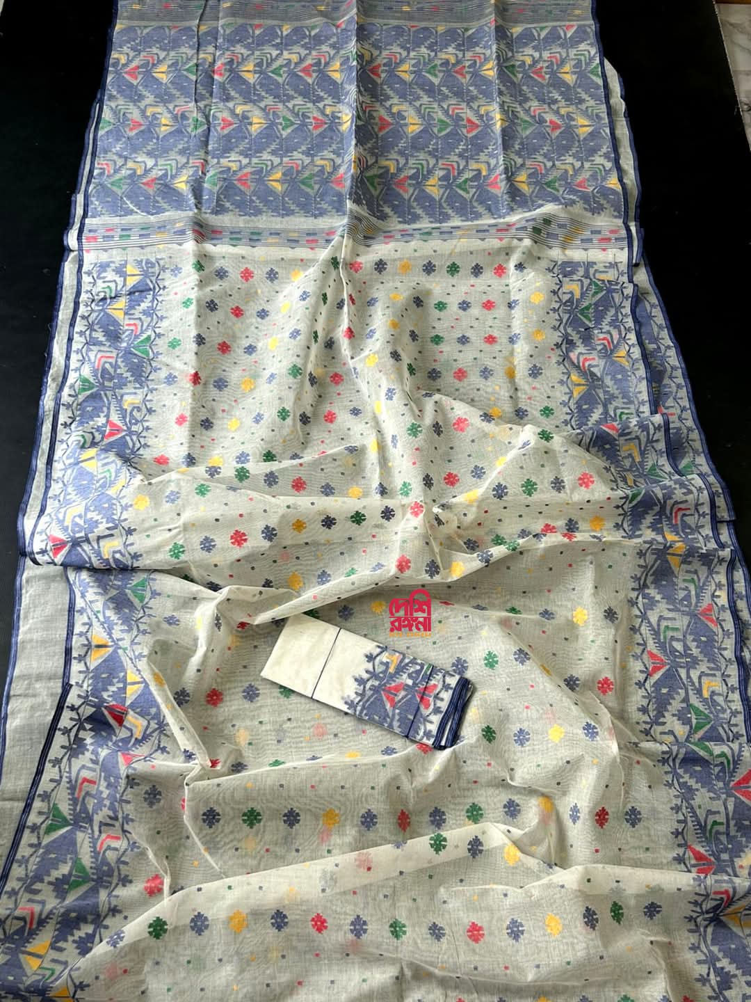 Elegant Pure Cotton Dhakai Jamdani Saree - Off White