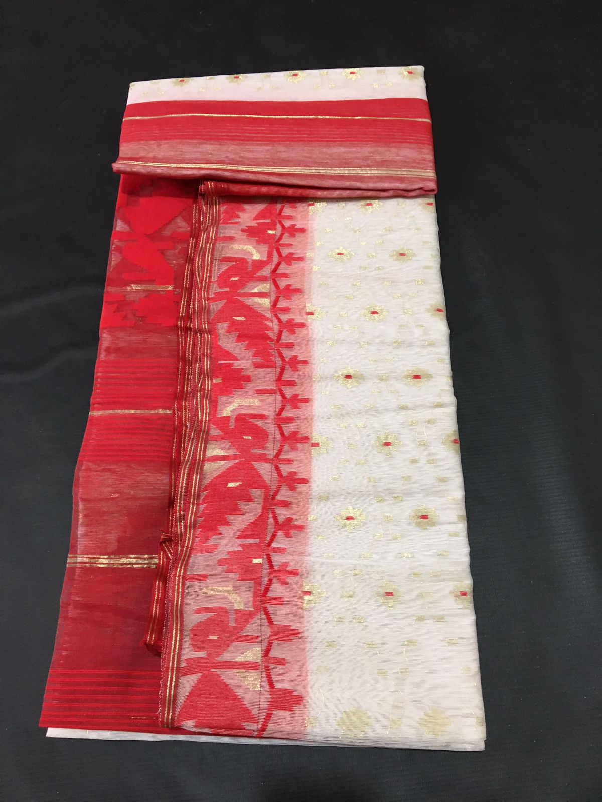 White Red Dhakai Jamdani Saree – Halfsilk, Handwoven