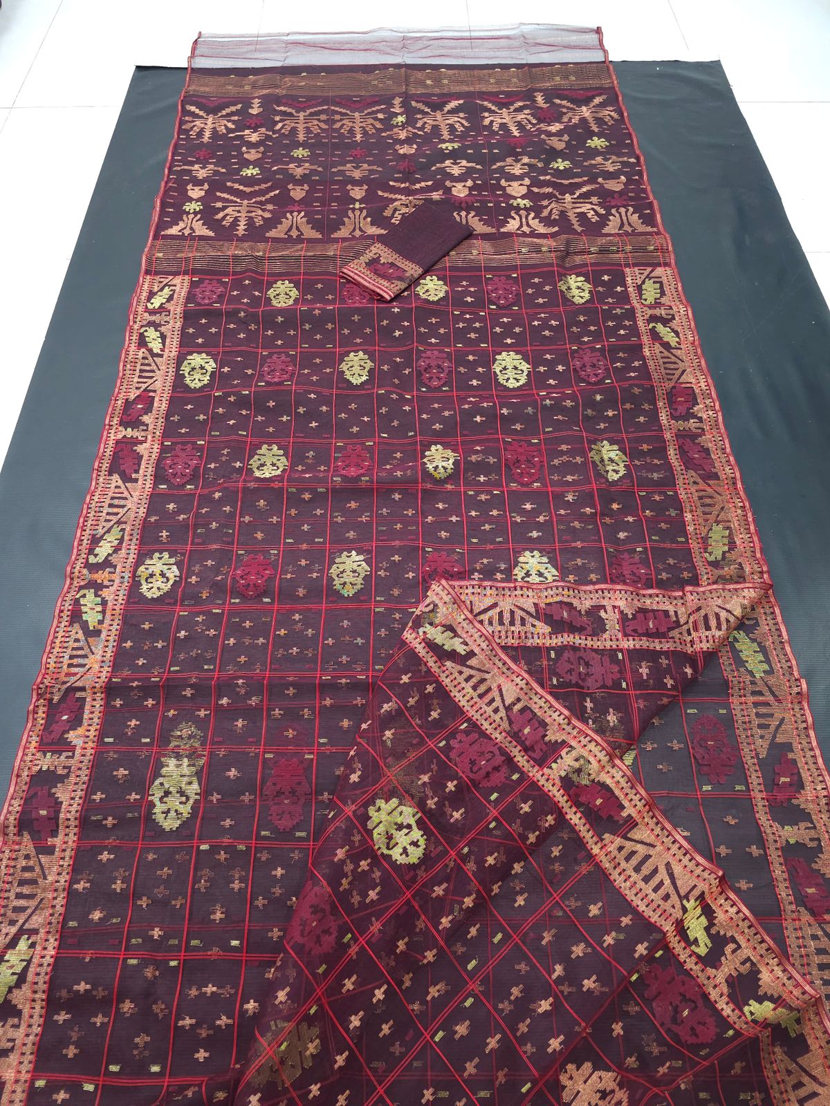 Elegant Deep Maroon Dhakai Jamdani Saree - Handloom Classic