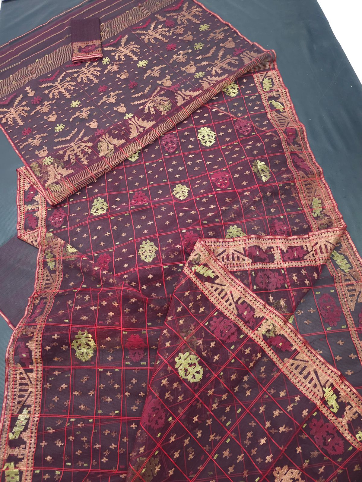 Elegant Deep Maroon Dhakai Jamdani Saree - Handloom Classic