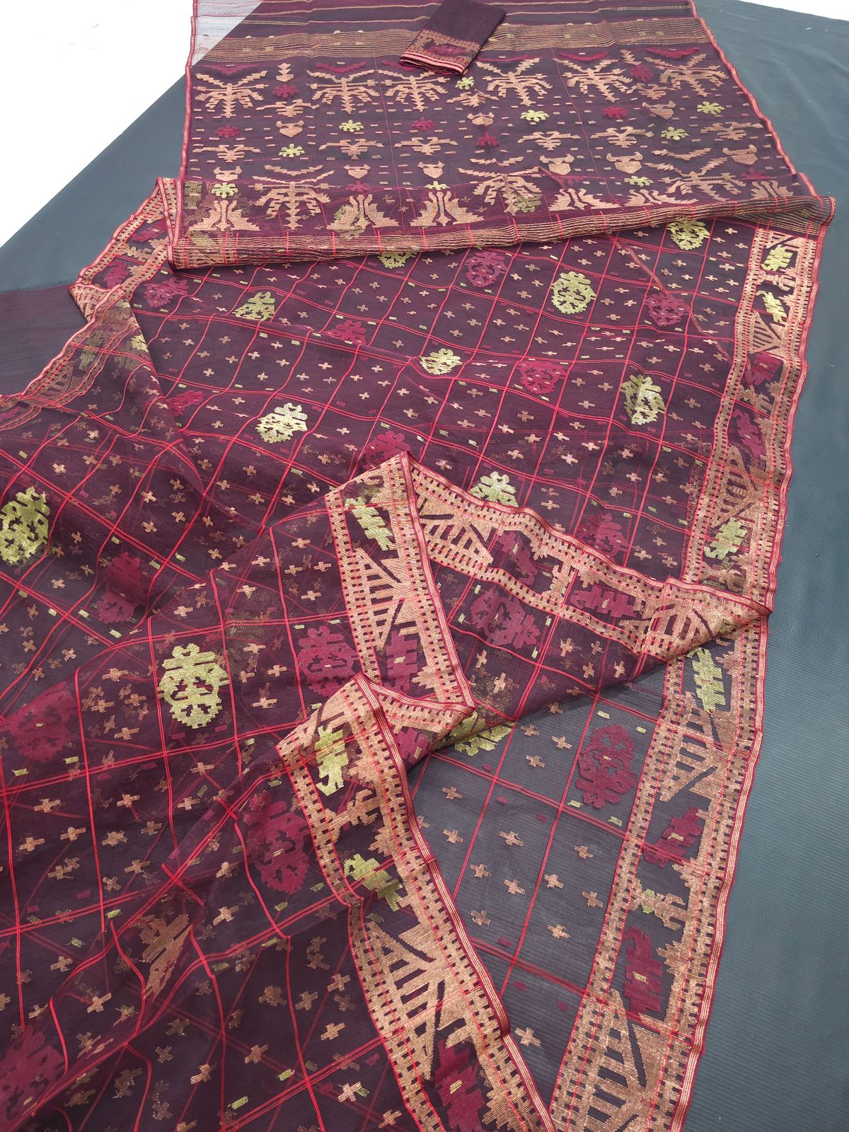 Elegant Deep Maroon Dhakai Jamdani Saree - Handloom Classic
