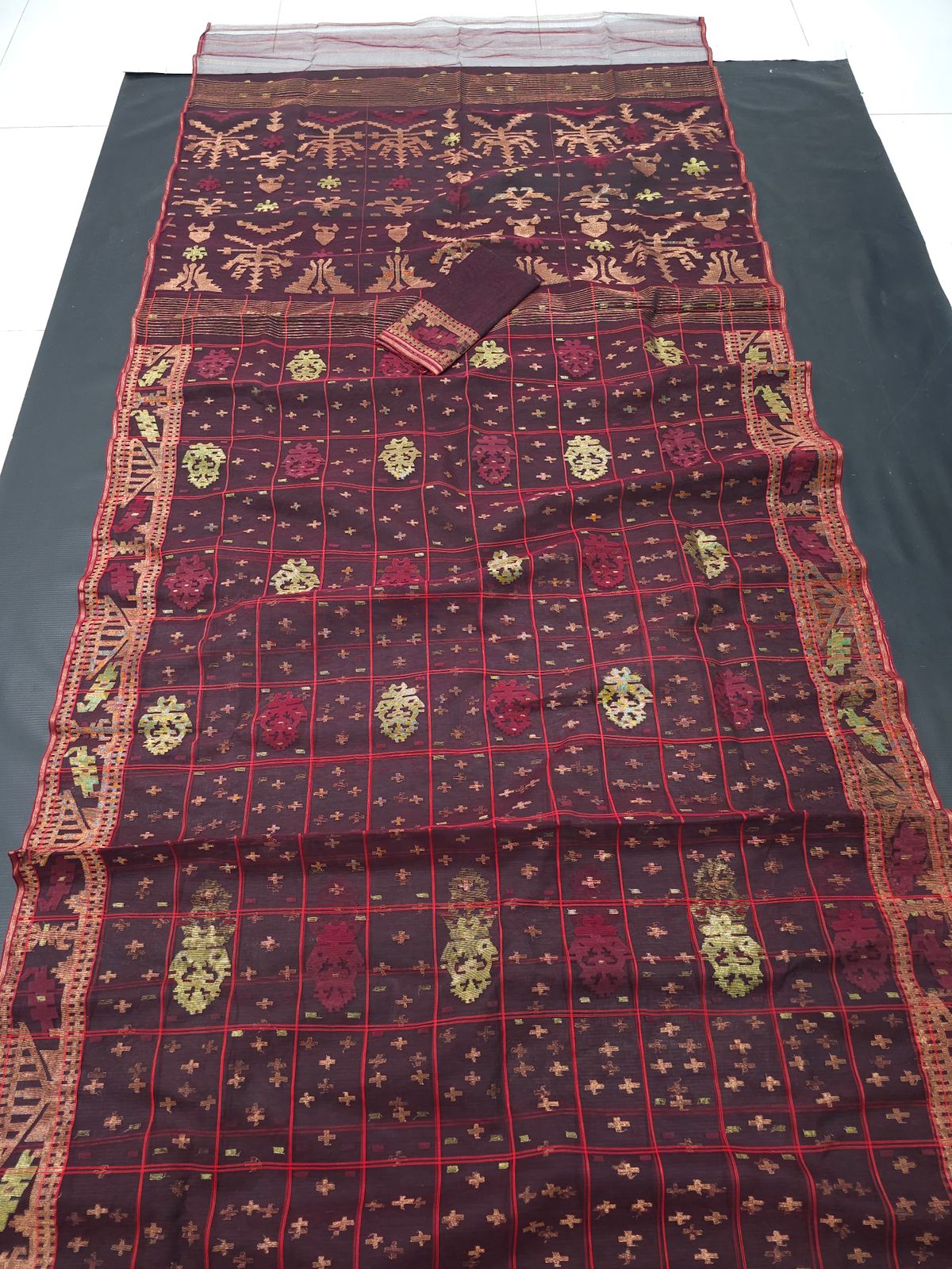 Elegant Deep Maroon Dhakai Jamdani Saree - Handloom Classic