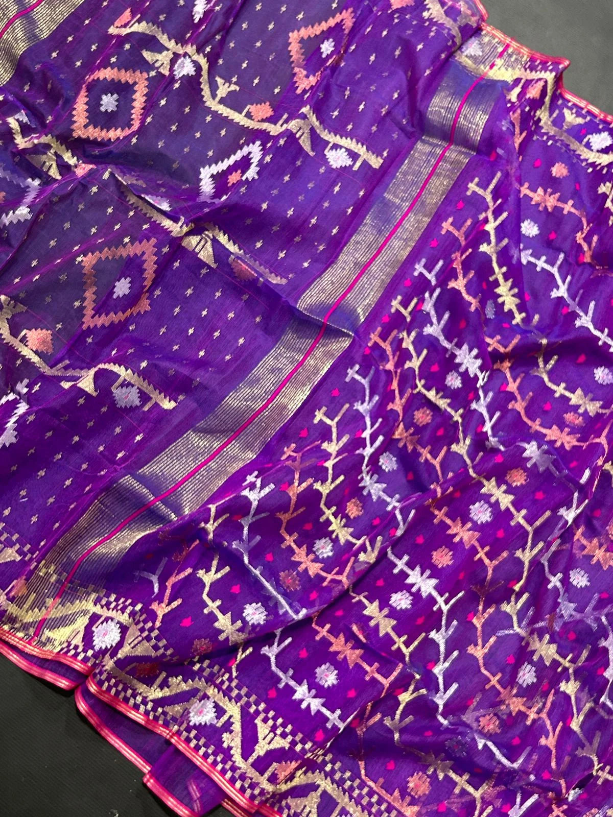 Elegant Purple Dhakai Jamdani Saree - Handloom Classic