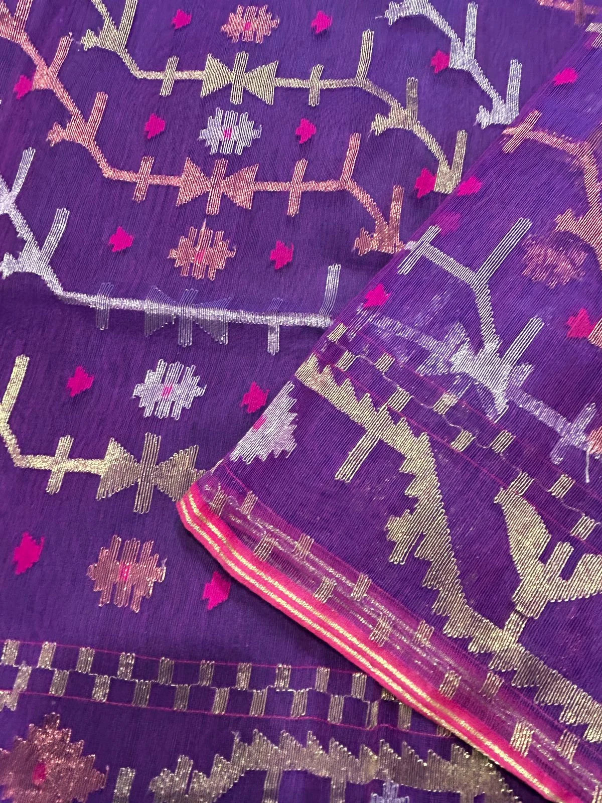 Elegant Purple Dhakai Jamdani Saree - Handloom Classic