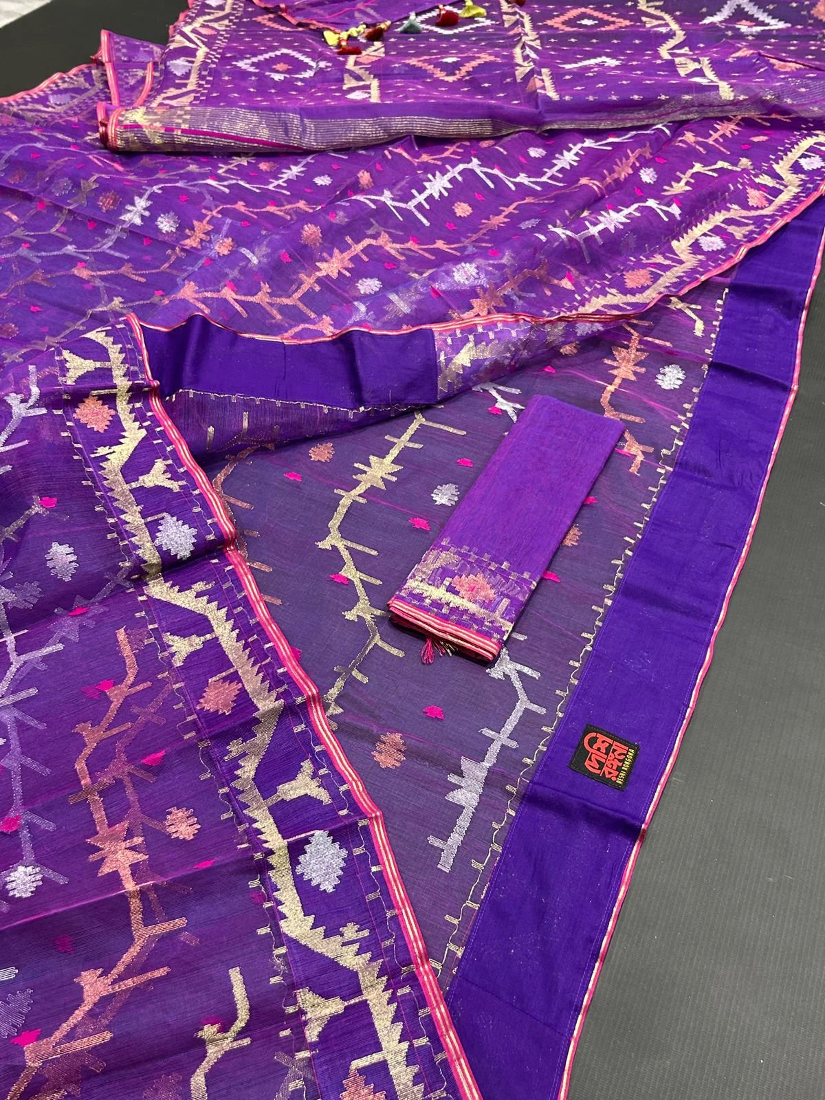 Elegant Purple Dhakai Jamdani Saree - Handloom Classic