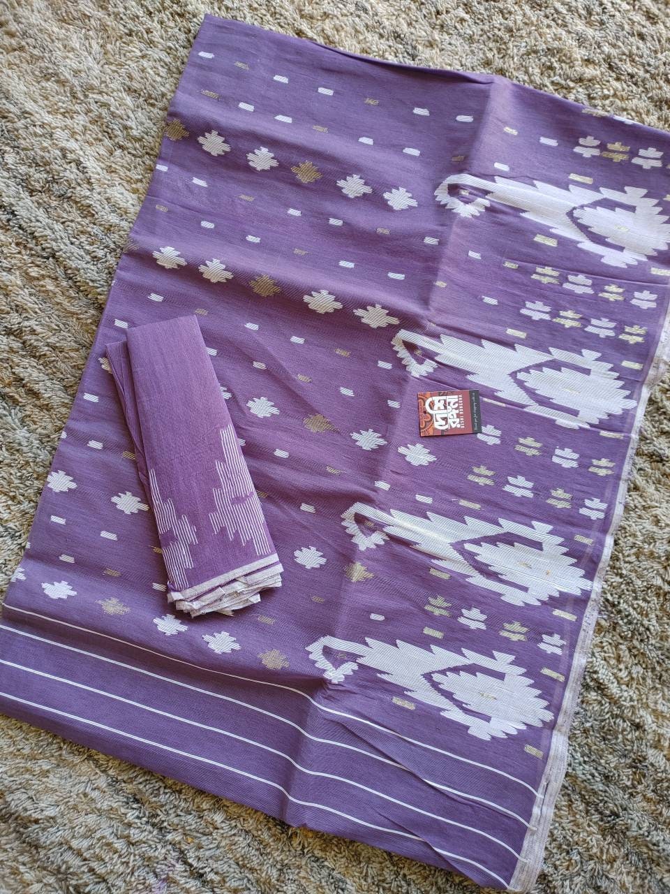 Dhakai Jamdani Saree Beautiful Lavender Color ll Handloomed Jamdani 40 count thread ll Traditional, Elegant, Classy and Saree