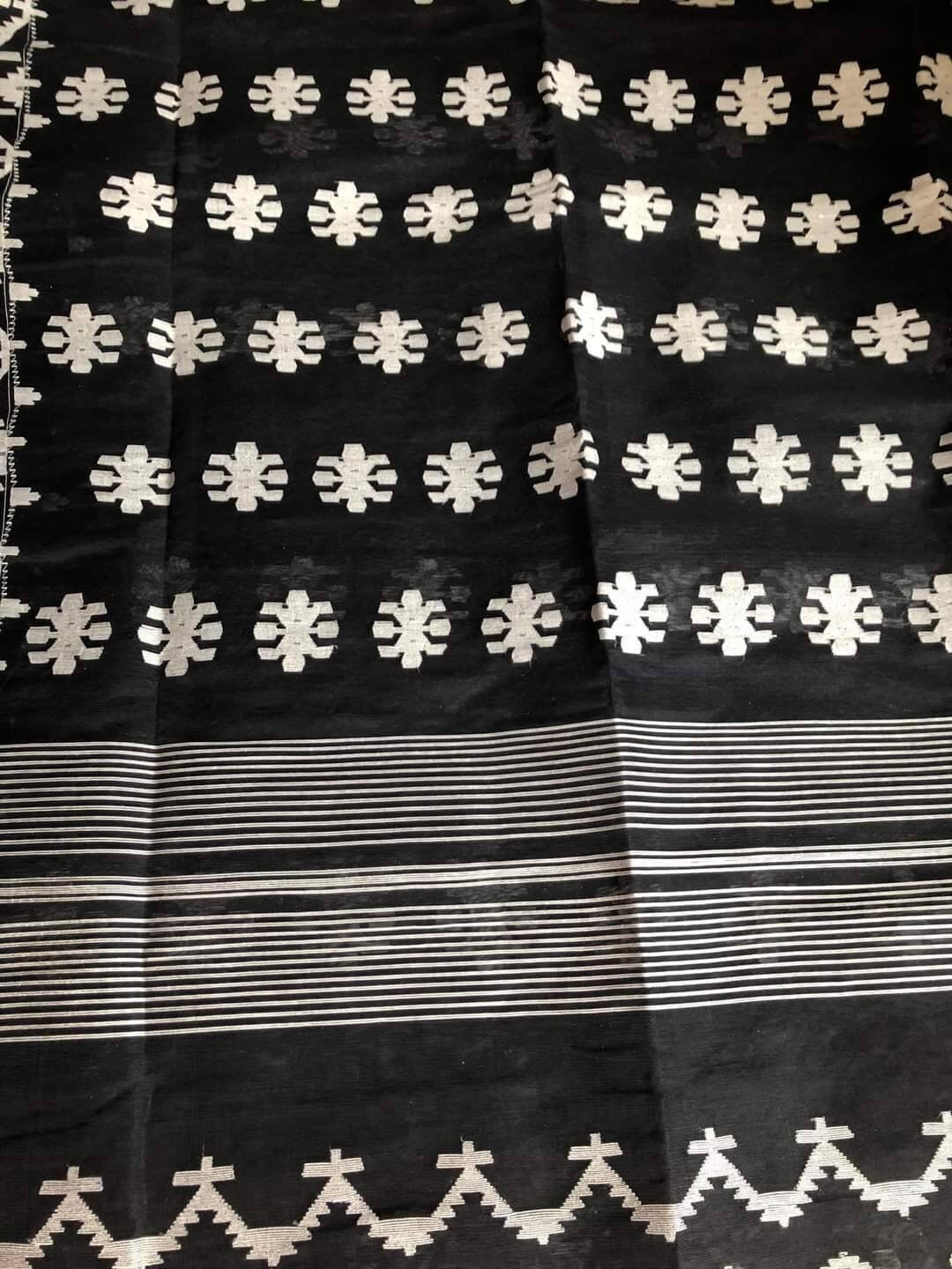Original Dhakai Jamdani Saree, Handwoven Black and white contrast, 84 count, Halfsilk, Traditional, Classy Saree, Fall piko Tassle done