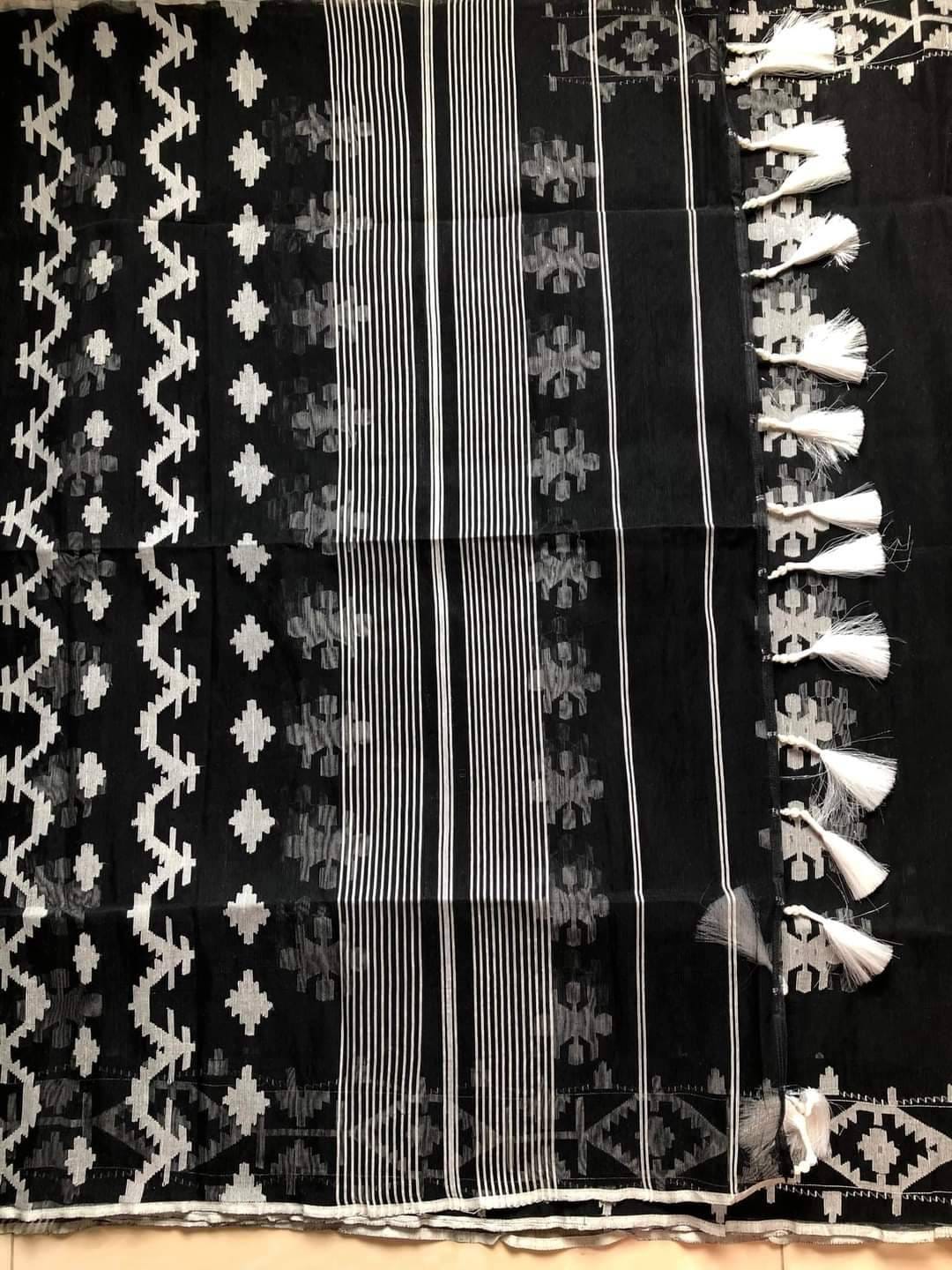 Original Dhakai Jamdani Saree, Handwoven Black and white contrast, 84 count, Halfsilk, Traditional, Classy Saree, Fall piko Tassle done