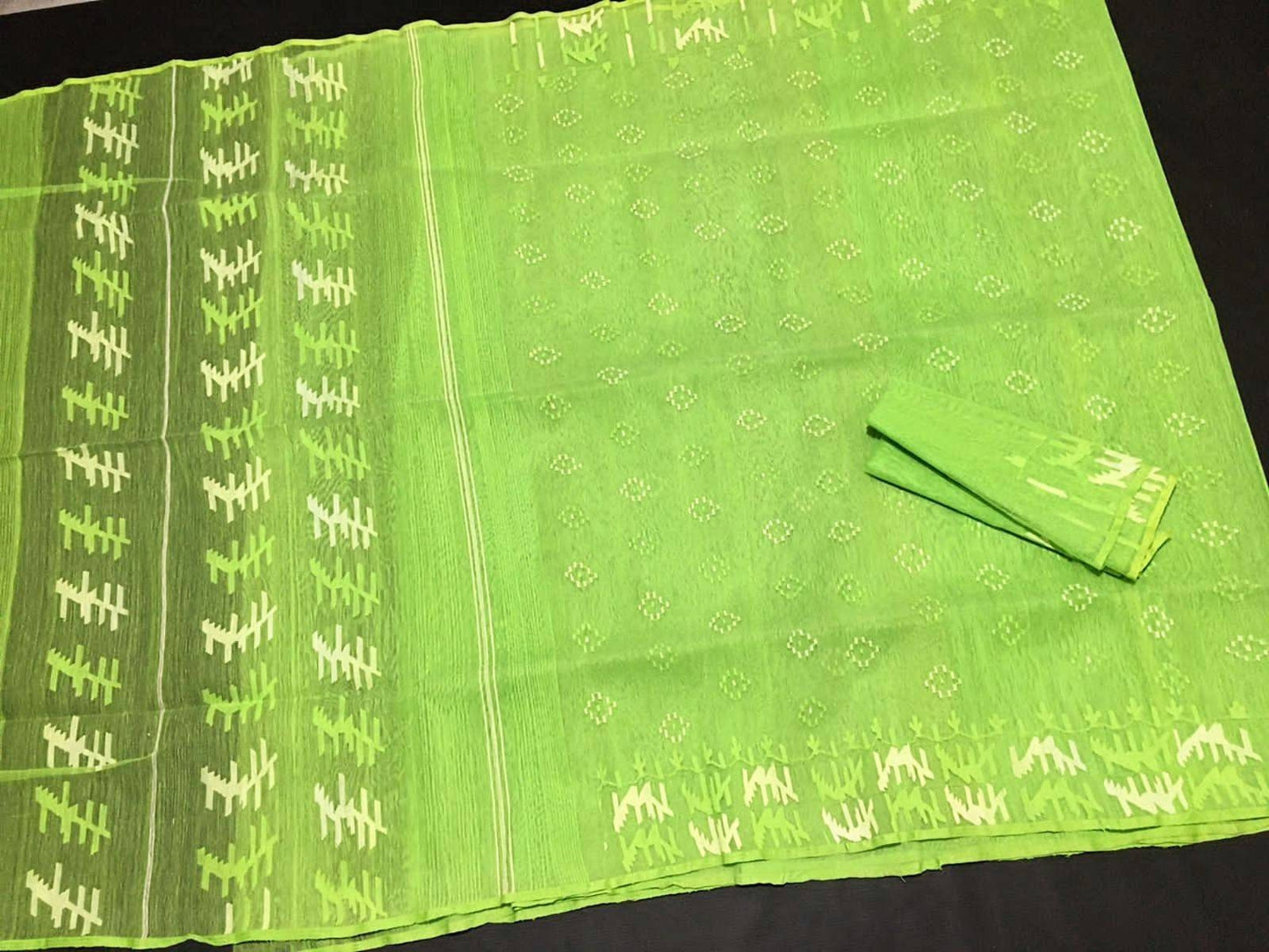 Original Dhakai Jamdani Saree, Beautiful Lime green-White thread work, Handloom Jamdani 84 count thread, Traditional,Elegant, Classy Saree