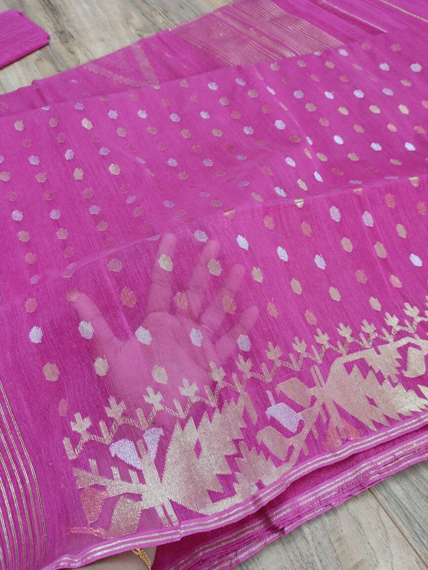 Dhakai Jamdani Saree, Magenta with Golden/Silver Jari Work, 60/80 Count