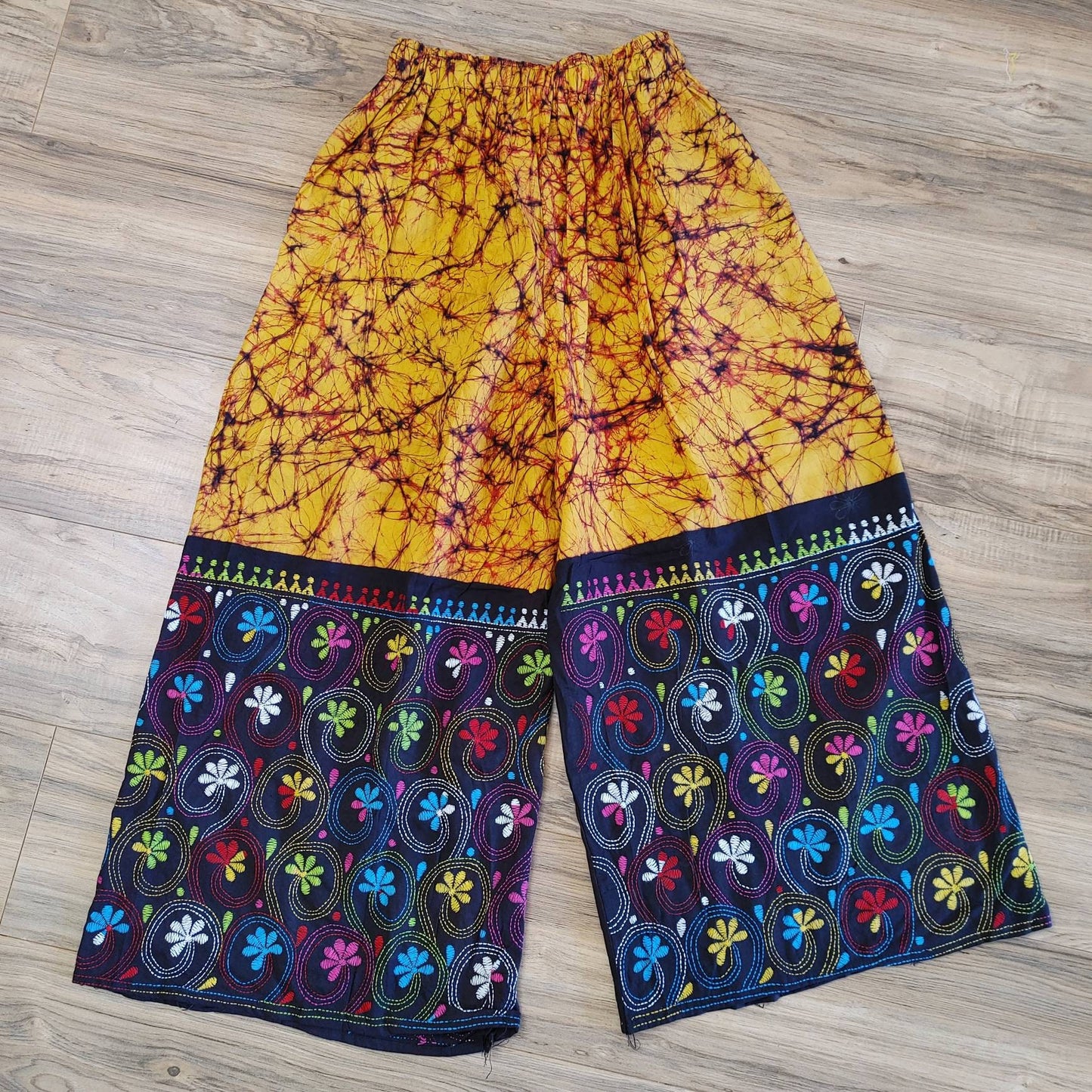 Batik Palazzo, Pure Cotton Vegetable Tie Died Palazzo with Beautiful Hand Kantha Stitched Floral Thread Work, Comfortable Trendy Summer Wear
