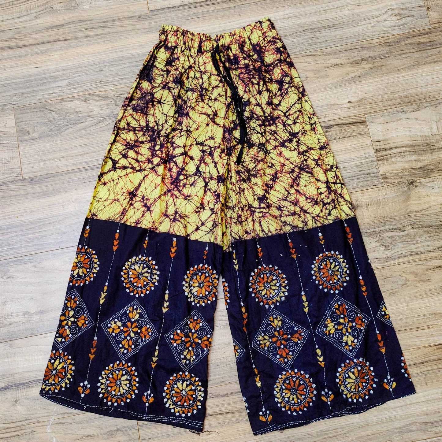 Batik Palazzo, Pure Cotton Vegetable Tie Died Palazzo with Beautiful Hand Kantha Stitched Floral Thread Work, Comfortable Trendy Summer Wear