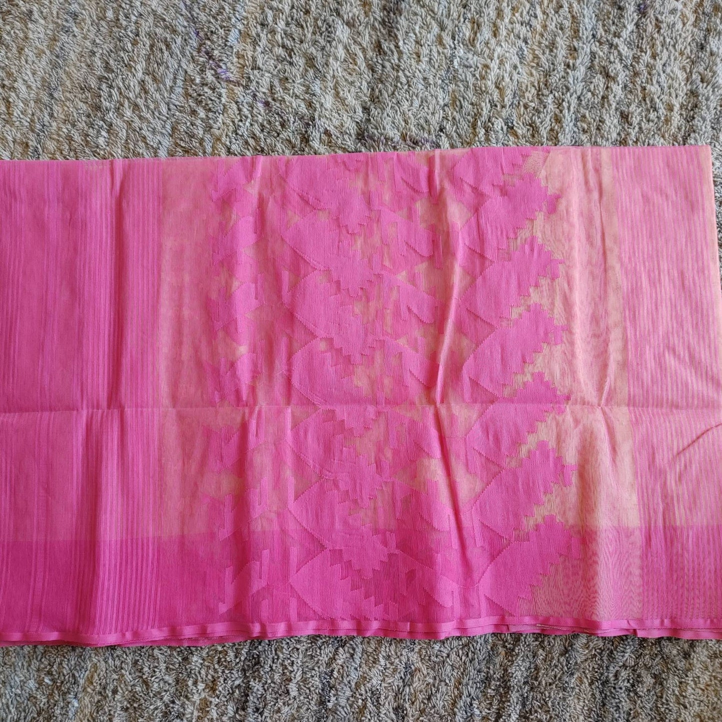 Dhakai Handloom Jamdani Saree, Beautiful Off white/Magenta Contrast thread work all over, 84 count Cotton, Traditional,Elegant,Classy Saree