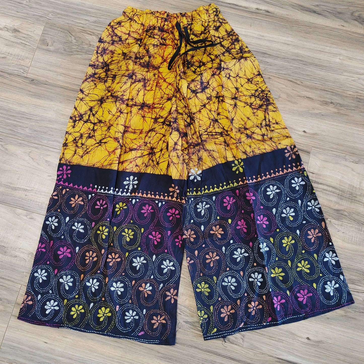 Batik Palazzo, Pure Cotton Vegetable Tie Died Palazzo with Beautiful Hand Kantha Stitched Floral Thread Work, Comfortable Trendy Summer Wear