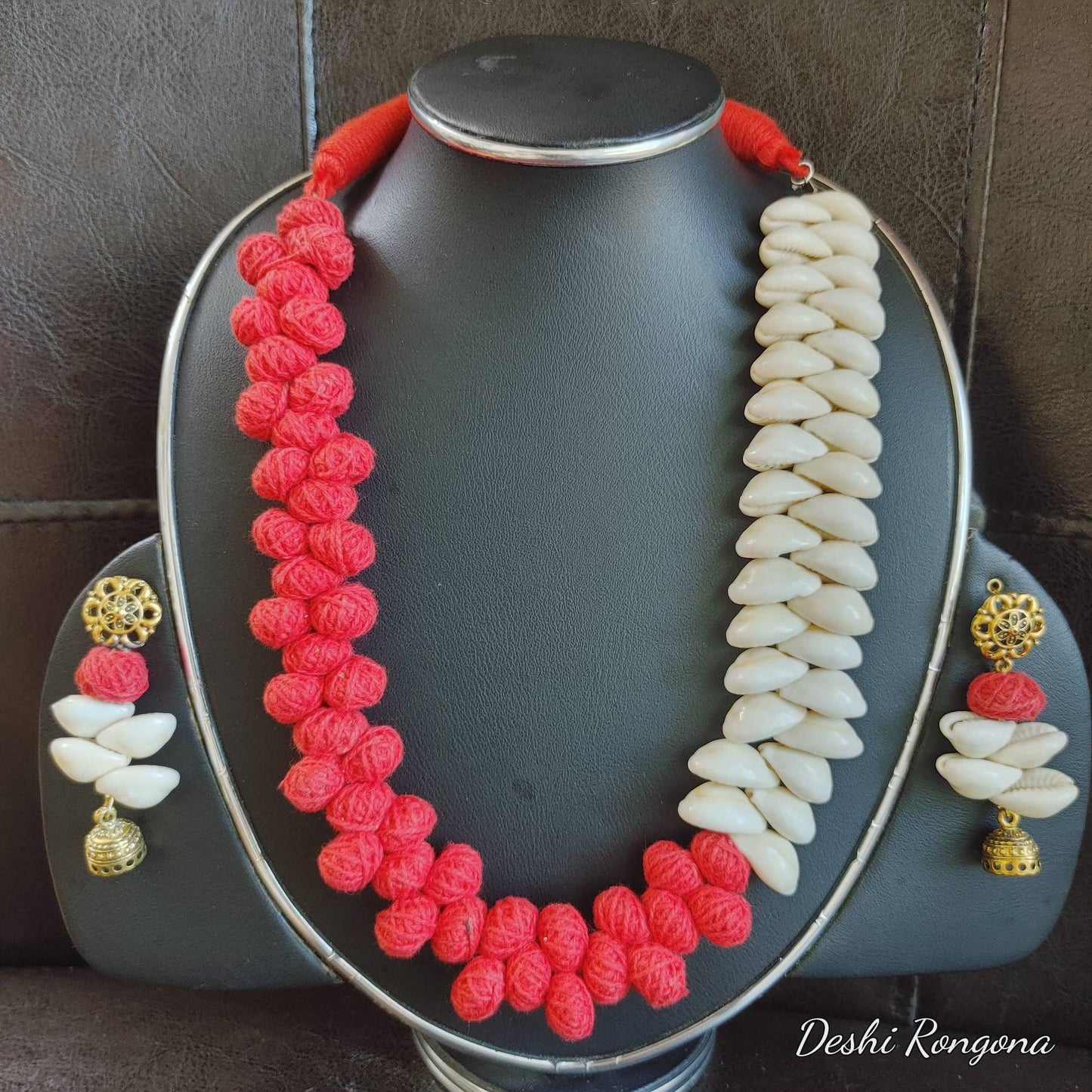 Beautiful Shell Necklace Set, Red white Jewelry, Hand Crafted, Immaculate 100% Natural Snail Shell, Jute ball Vintage Style Handmade Jewelry