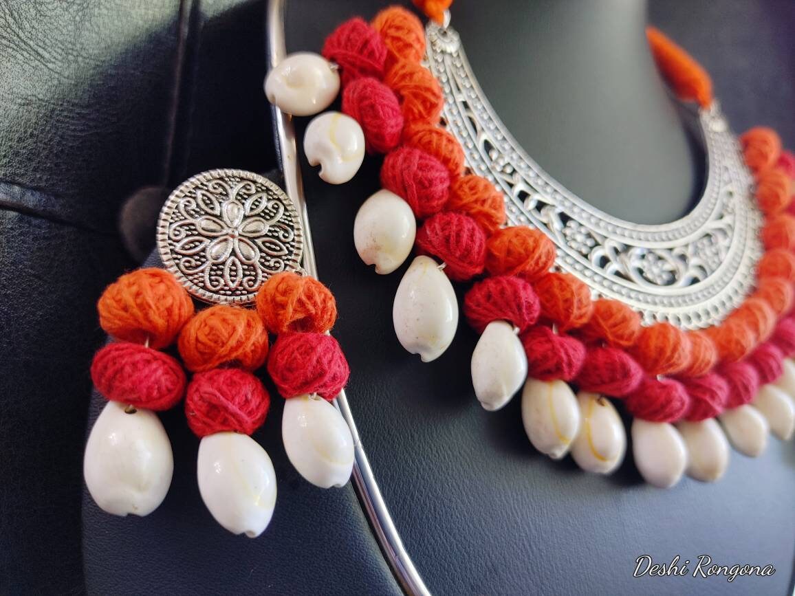 Oxidized Shell Necklace Set, Red white contrast, Hand Crafted, Immaculate 100% Natural Snail Shell, Jute ball Vintage Style Handmade Jewelry