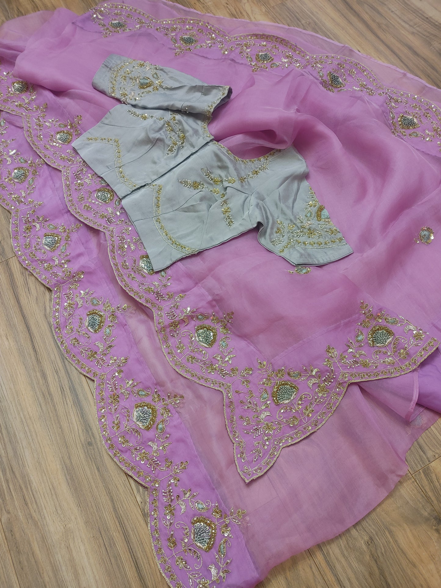 Original Moslin Hand Karchupi work Saree, Lavender Dream, contrast blouse