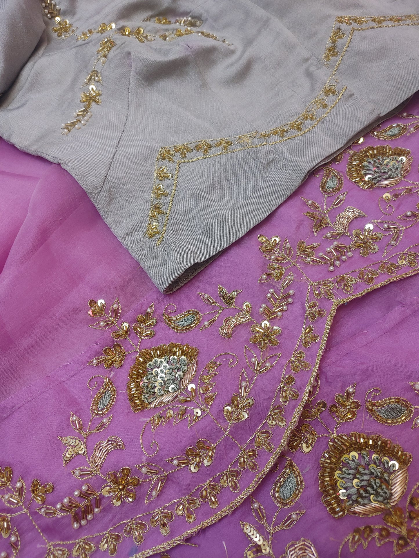 Original Moslin Hand Karchupi work Saree, Lavender Dream, contrast blouse