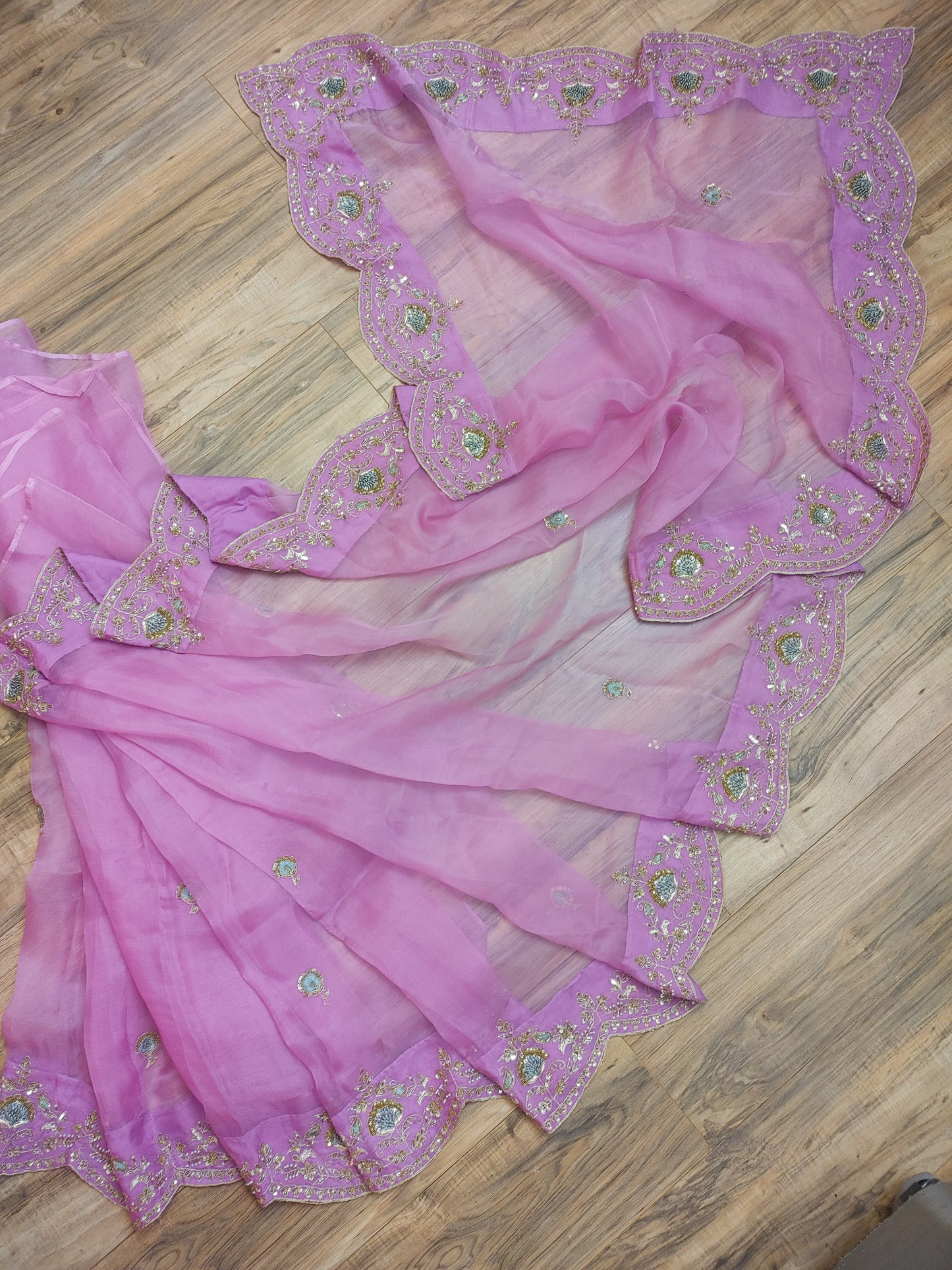 Original Moslin Hand Karchupi work Saree, Lavender Dream, contrast blouse