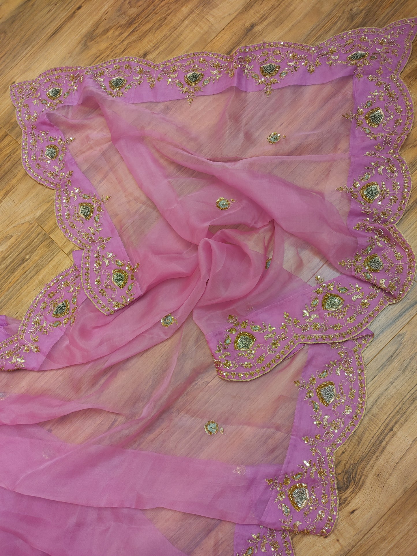 Original Moslin Hand Karchupi work Saree, Lavender Dream, contrast blouse