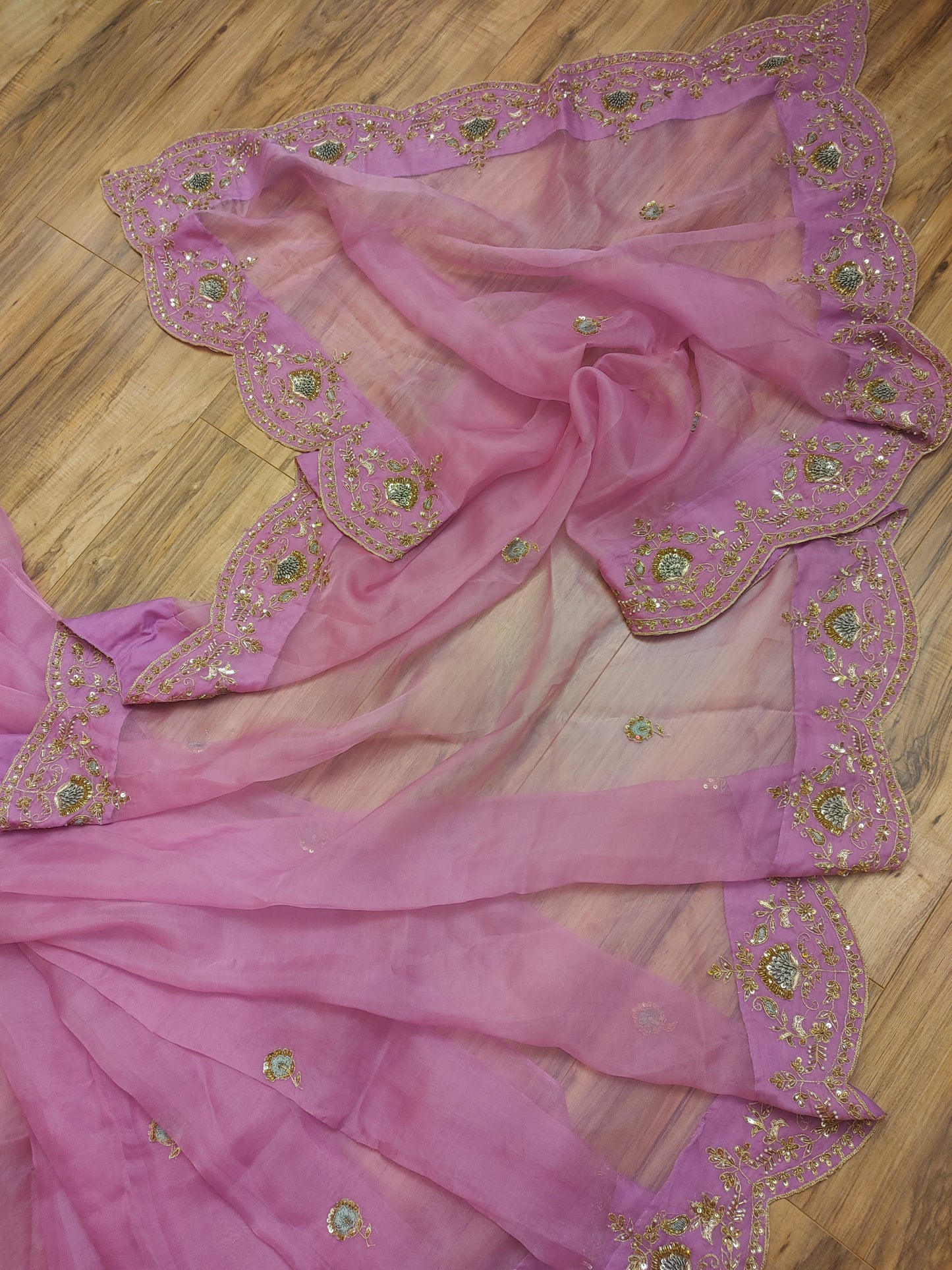 Original Moslin Hand Karchupi work Saree, Lavender Dream, contrast blouse