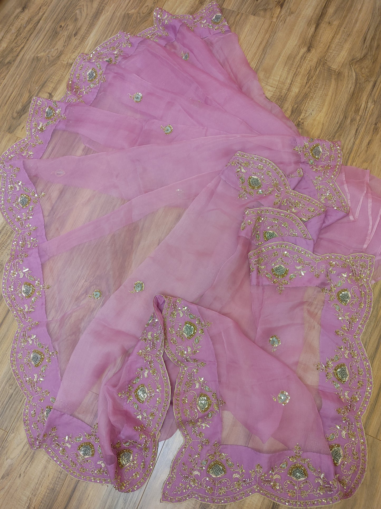 Original Moslin Hand Karchupi work Saree, Lavender Dream, contrast blouse