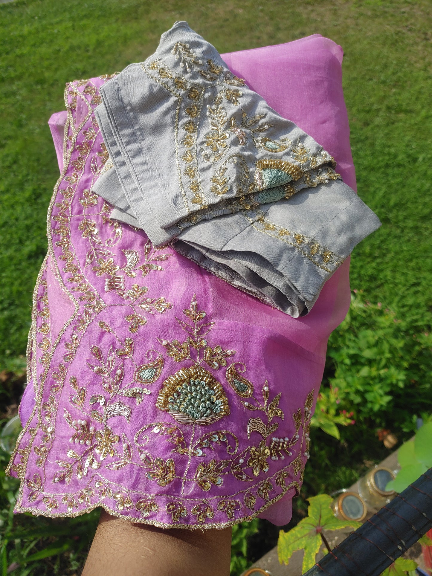 Original Moslin Hand Karchupi work Saree, Lavender Dream, contrast blouse