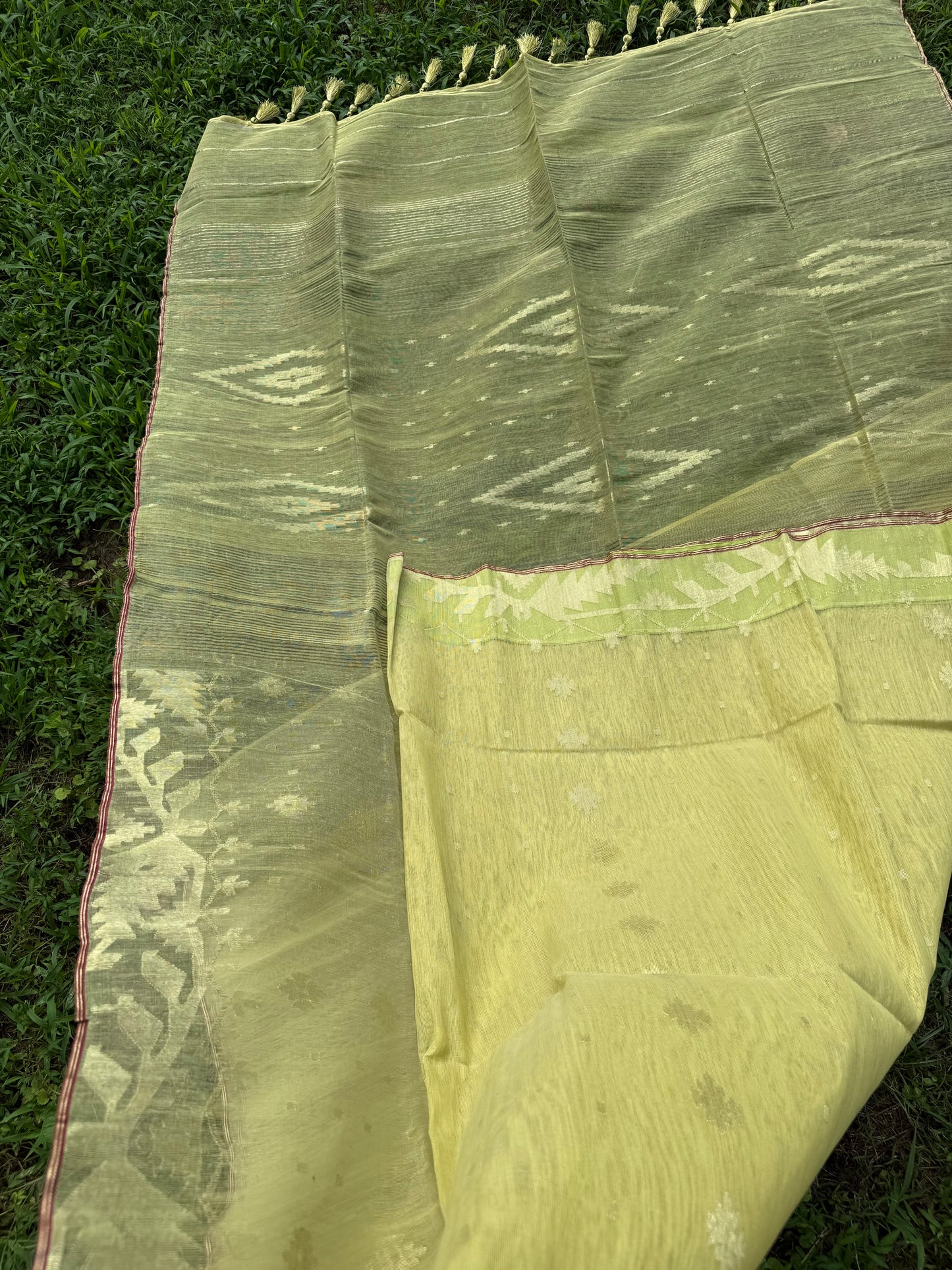 Original Dhakai Jamdani Saree - Golden