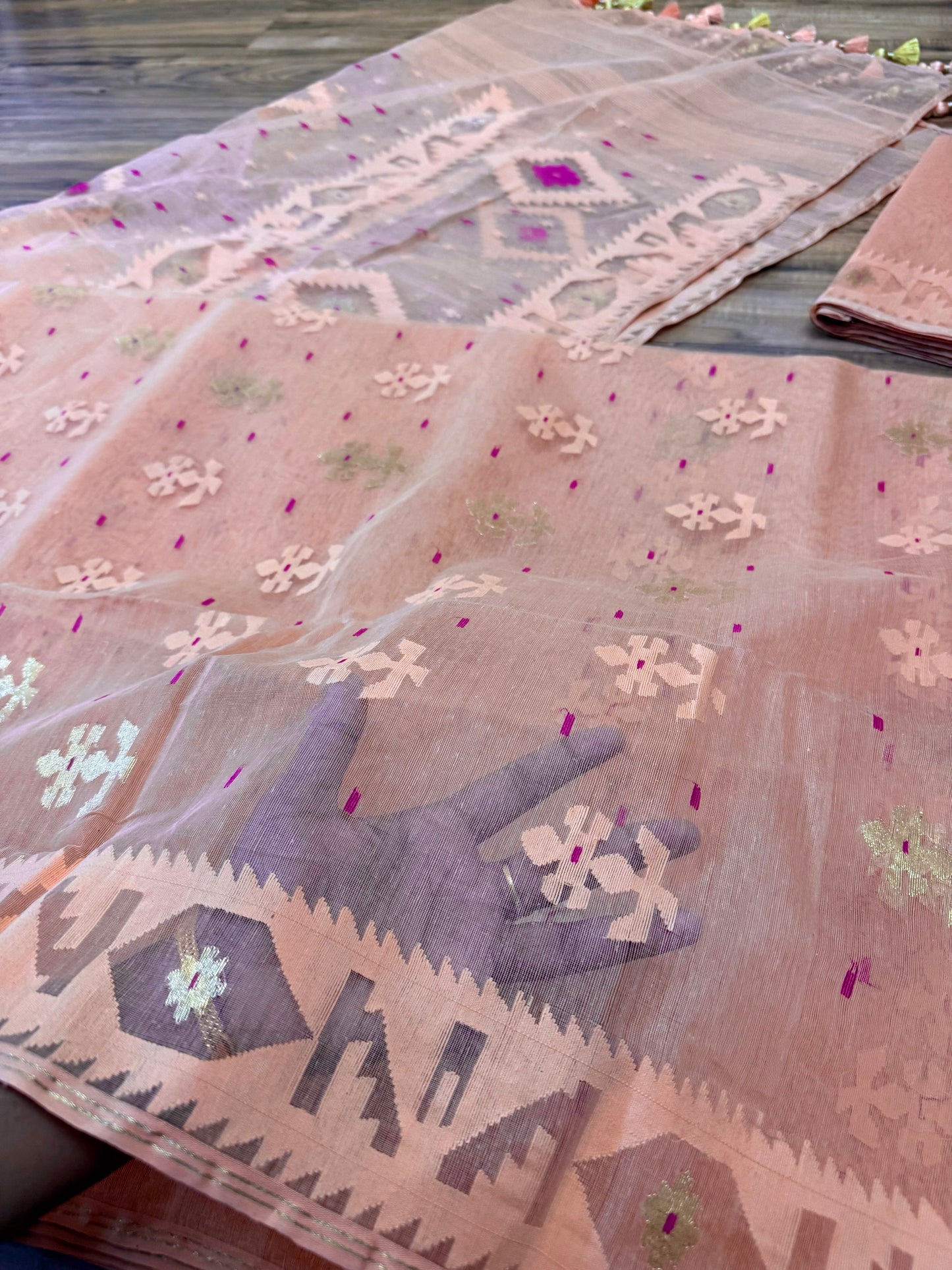 Handwoven Dhakai Jamdani Saree – Peach Halfsilk