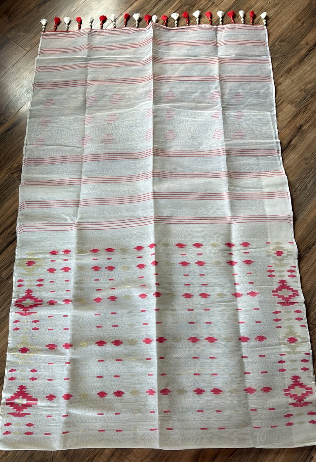 White Red Dhakai Jamdani Saree - Handwoven 40 Count Halfsilk