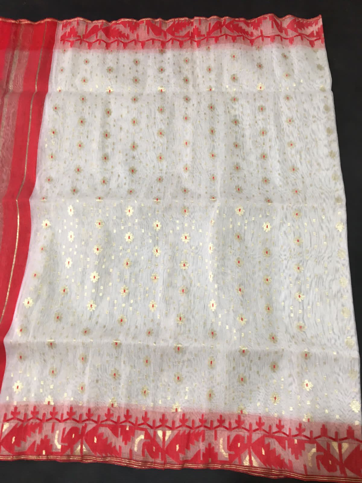 White Red Dhakai Jamdani Saree – Halfsilk, Handwoven
