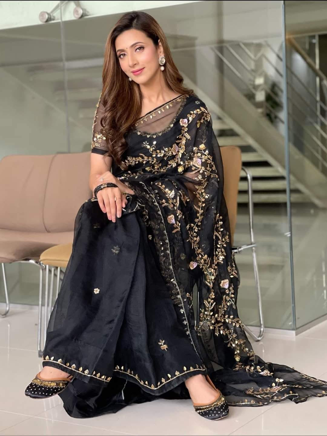 Original Moslin Hand Karchupi work Saree, Black
