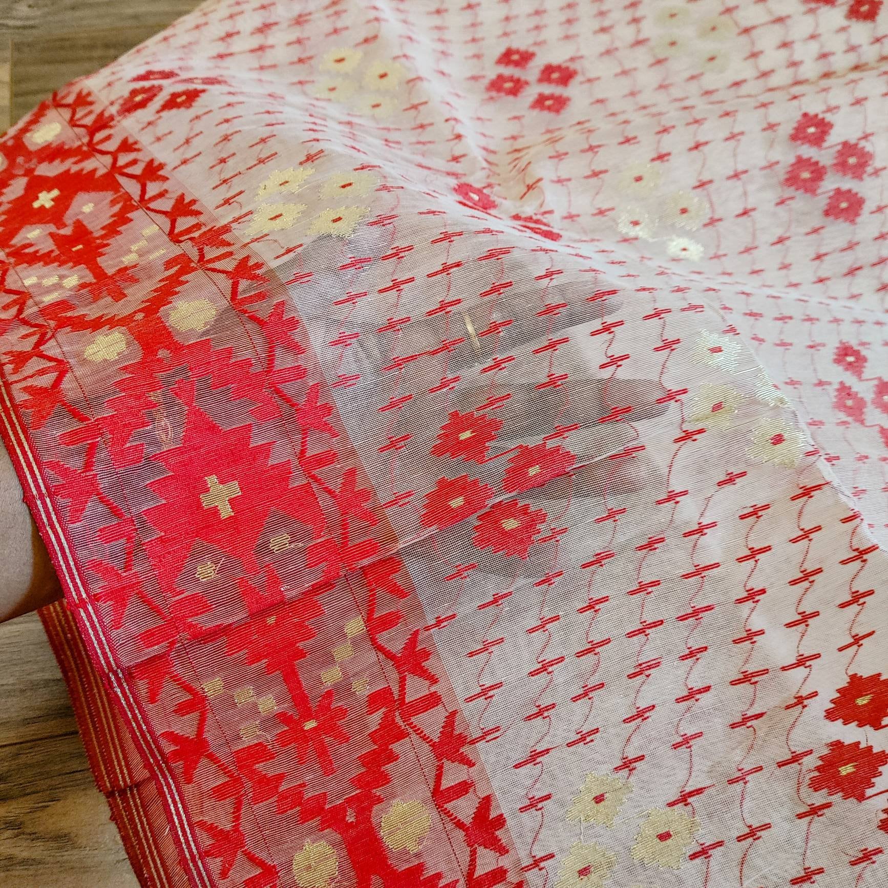 Red Color Jamdani Linen Saree - MS Handloom